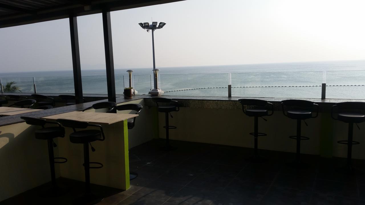 Barfly Pattaya Hotel Jomtien Beach Esterno foto